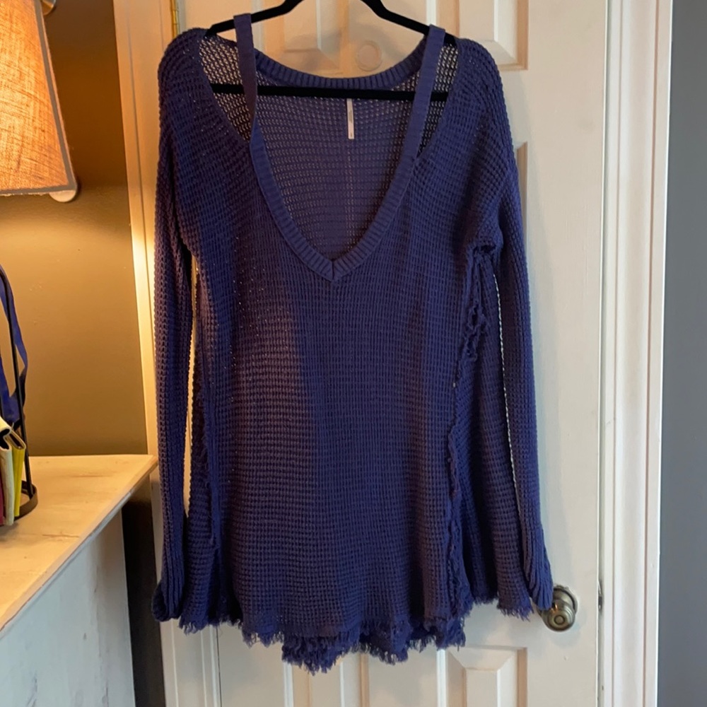 Size L free people sweater